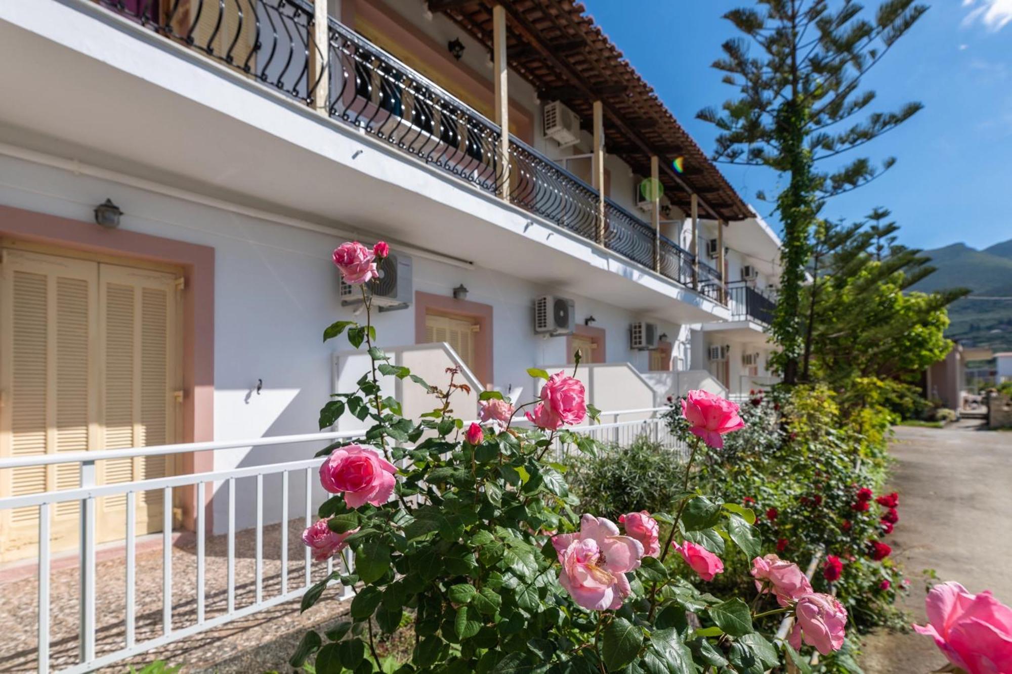 אליקס Anthi Studios & Apartments מראה חיצוני תמונה