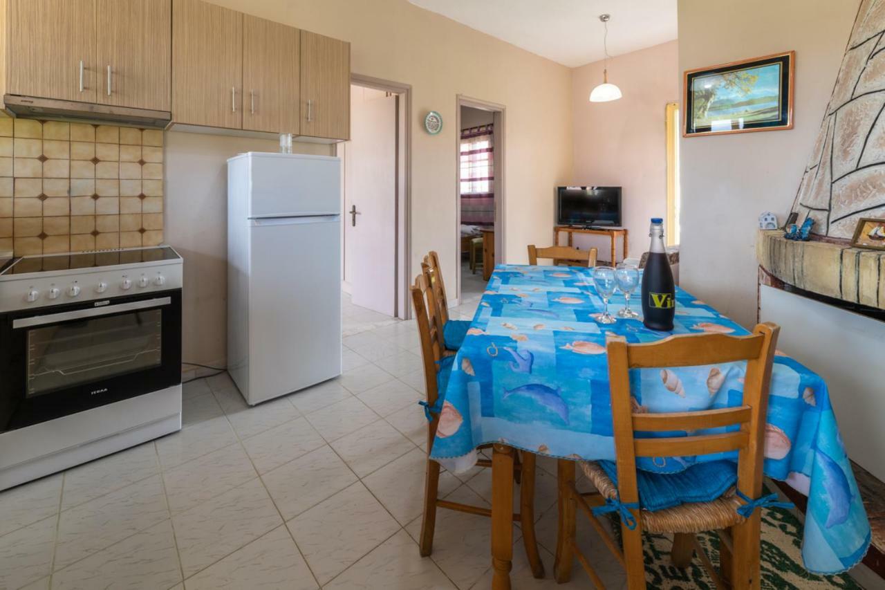 אליקס Anthi Studios & Apartments מראה חיצוני תמונה